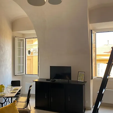 Chic Ferrie Riviera Menton
